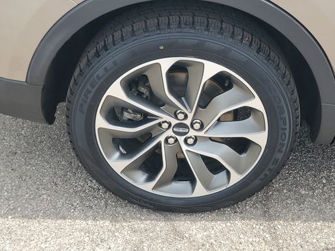 Certified 2021 Lincoln Nautilus Reserve AWD/4WD image 7