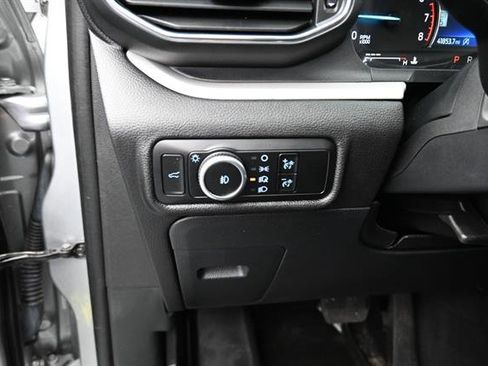 Used 2023 Ford Explorer XLT w/ Equipment Group 202A RWD image 8