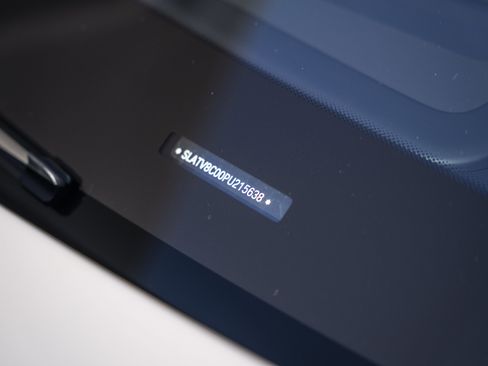 Used 2023 Rolls-Royce Cullinan Black Badge w/ Leather Finishing Pack image 59