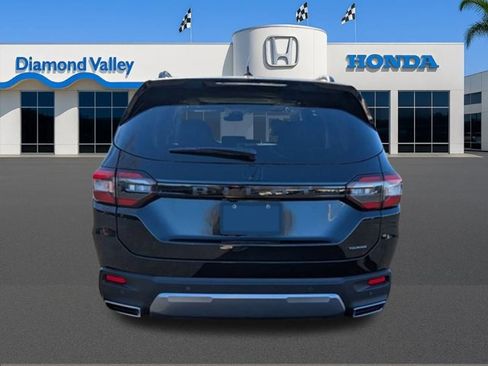 New 2026 Honda Pilot Touring image 4