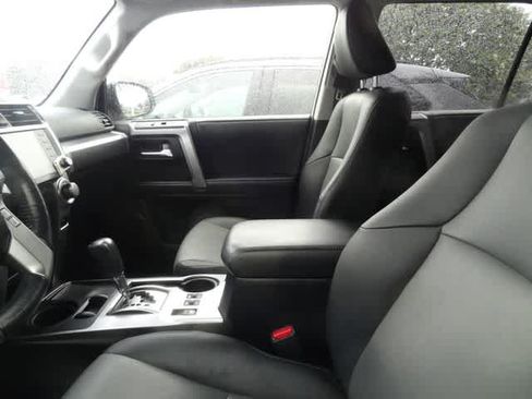 Used 2024 Toyota 4Runner SR5 Premium w/ Moonroof Package RWD image 7