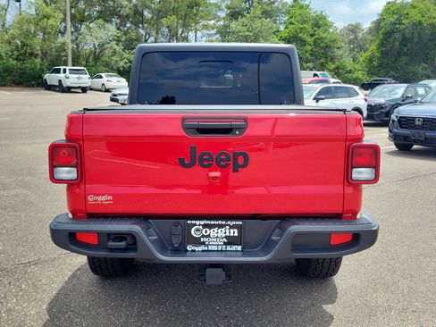 Used 2021 Jeep Gladiator Sport AWD/4WD image 4