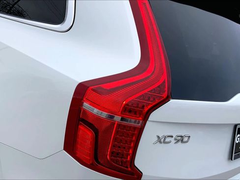 Used 2021 Volvo XC90 T5 Momentum w/ Climate Package image 29