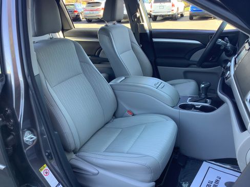 Used 2015 Toyota Highlander Plus image 17