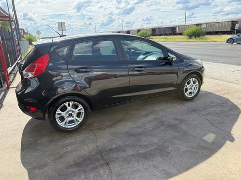 Used 2015 Ford Fiesta SE image 10