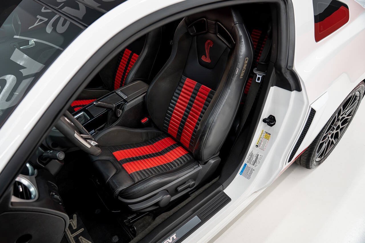Used 2013 Ford Mustang Shelby GT500 RWD image 40