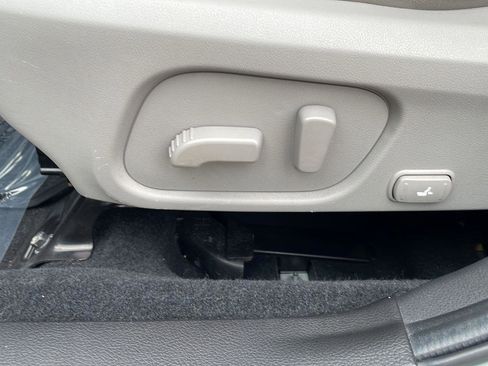 Used 2016 Subaru Forester 2.5i Touring w/ Eyesight & Navigation System image 12