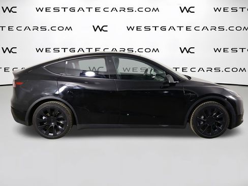 Used 2023 Tesla Model Y Long Range image 51