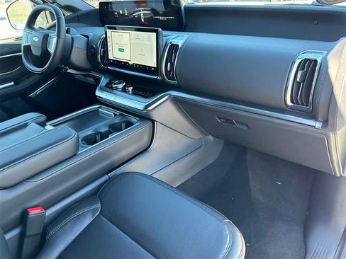 New 2025 Ford Expedition Platinum w/ Stealth Appearance Package image 13