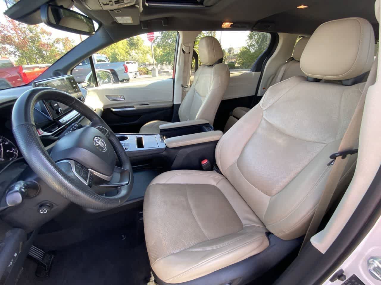 Certified 2024 Toyota Sienna Limited AWD/4WD image 11