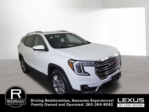 Used 2024 GMC Terrain SLT AWD/4WD image 4