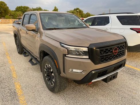 Used 2024 Nissan Frontier PRO-4X w/ Technology Package AWD/4WD image 2