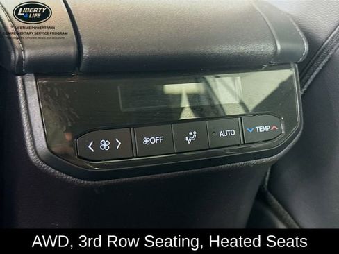 Used 2024 Toyota Highlander XLE image 25