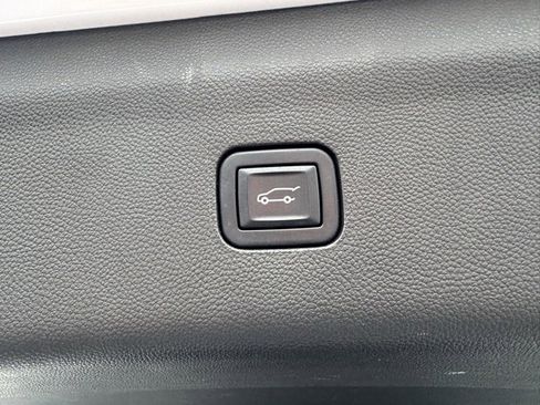 Used 2022 Buick Enclave Avenir w/ Avenir Technology Package image 28