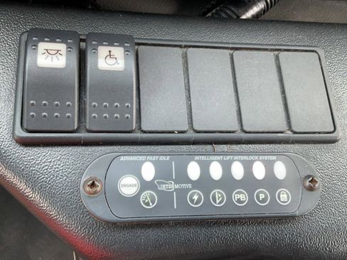 Used 2011 Ford E-350 and Econoline 350 Super Duty w/ Shuttle Bus Prep Pkg image 20