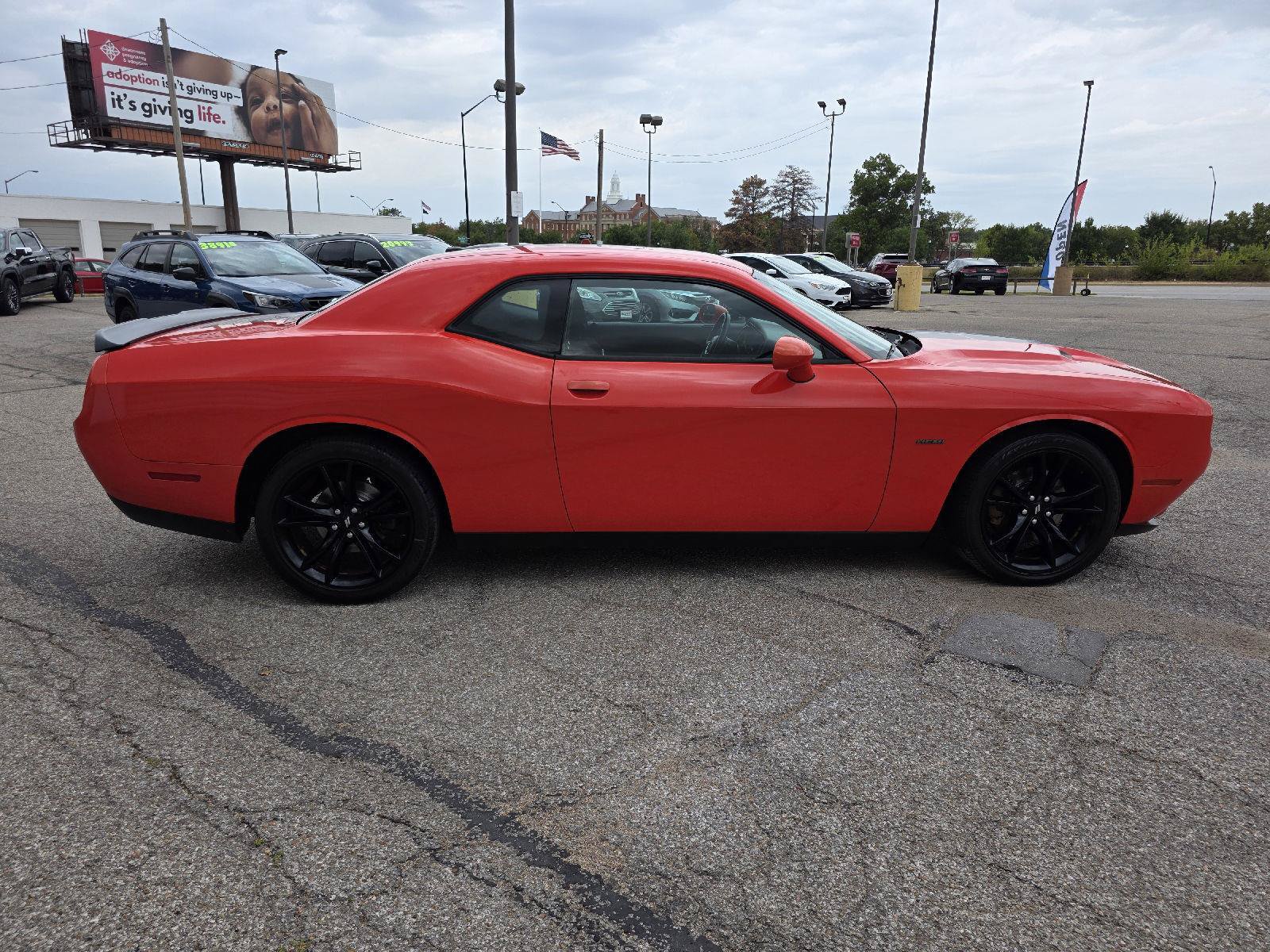 Used 2017 Dodge Challenger R/T w/ Driver Convenience Group RWD image 4