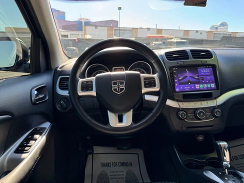 Used 2013 Dodge Journey SE image 21