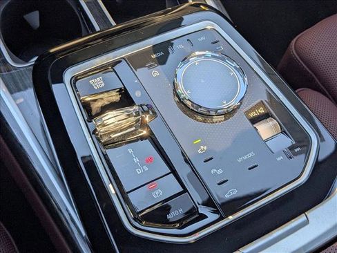 New 2026 BMW 750e xDrive image 12