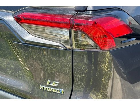 Used 2024 Toyota RAV4 LE AWD/4WD image 7