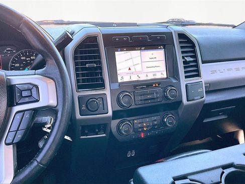 Certified 2019 Ford F250 Lariat w/ Chrome Package image 6