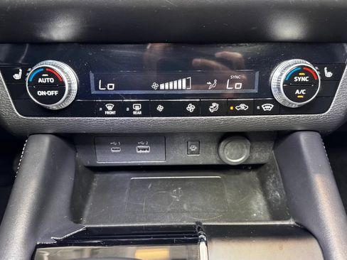 Used 2024 Mitsubishi Outlander SE AWD/4WD image 31