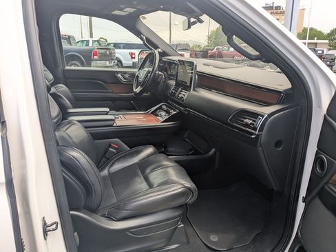 Used 2018 Lincoln Navigator L Reserve w/ Technology Package AWD/4WD image 34
