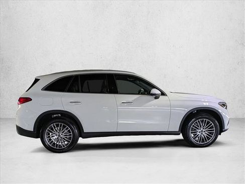 Certified 2025 Mercedes-Benz GLC 300 image 4