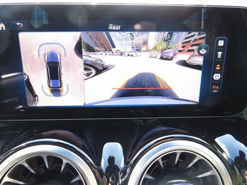 Used 2025 Mercedes-Benz GLB 35 AMG 4MATIC image 16