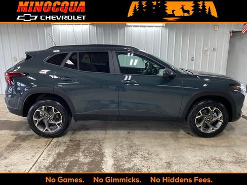 New 2026 Chevrolet Trax LT FWD image 1