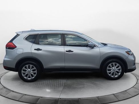 Used 2017 Nissan Rogue S FWD image 6