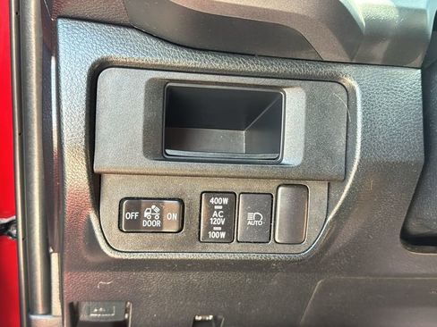 Used 2019 Toyota Tacoma TRD Sport AWD/4WD image 29