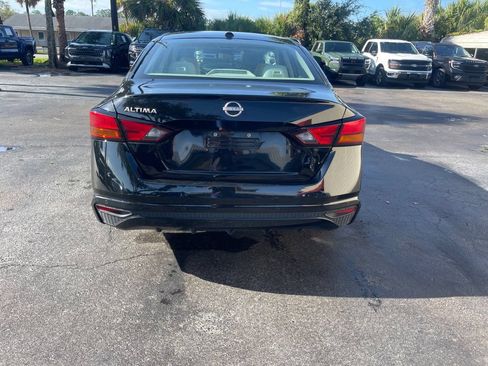Used 2025 Nissan Altima 2.5 SV FWD image 4