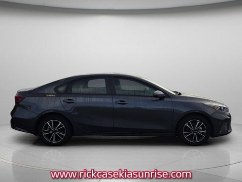 Used 2023 Kia Forte LXS w/ LXS Technology Package FWD image 5
