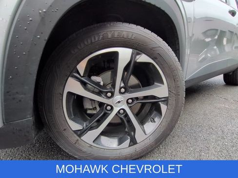 Used 2024 Chevrolet Trax RS w/ Sunroof Package FWD image 7