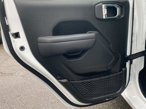 New 2026 Jeep Gladiator Sport image 8