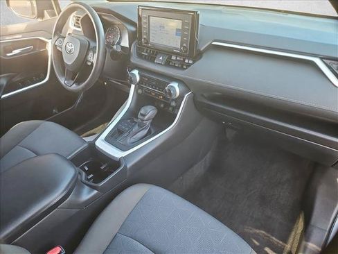 Used 2022 Toyota RAV4 XLE AWD/4WD image 27