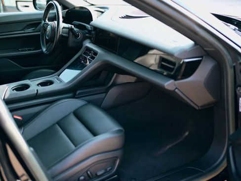 Used 2023 Porsche Taycan image 16