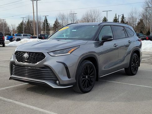 Used 2026 Toyota Highlander XSE image 1