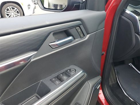 Used 2025 GMC Acadia Elevation image 23