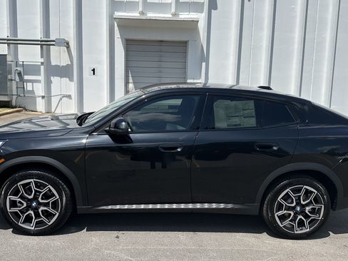 New 2026 BMW X2 xDrive28i w/ Convenience Package AWD/4WD image 7