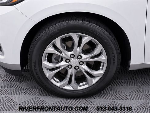 Used 2018 Buick Enclave Avenir w/ Avenir Technology Package AWD/4WD image 31