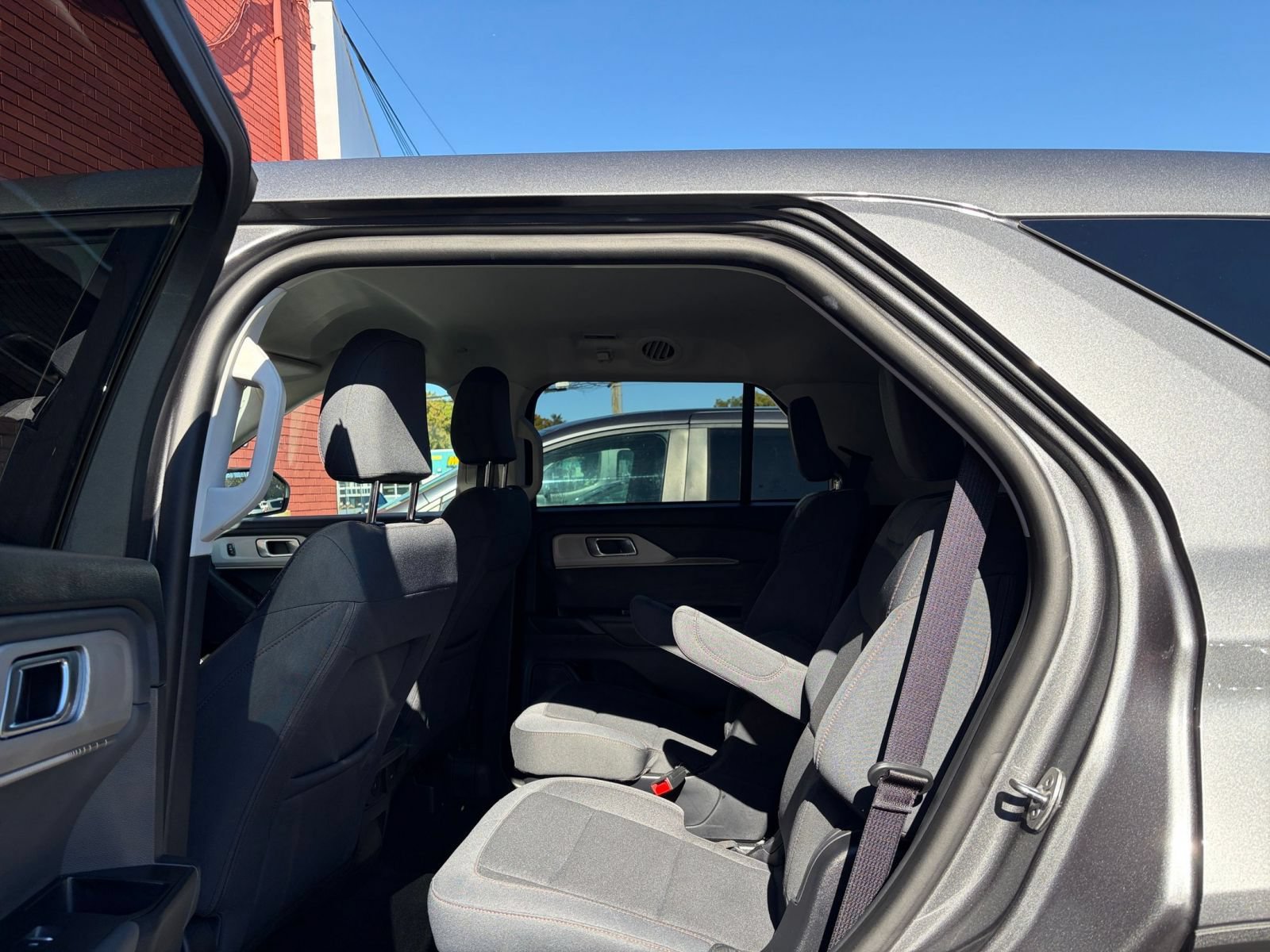 Used 2026 Ford Explorer Active AWD/4WD image 25