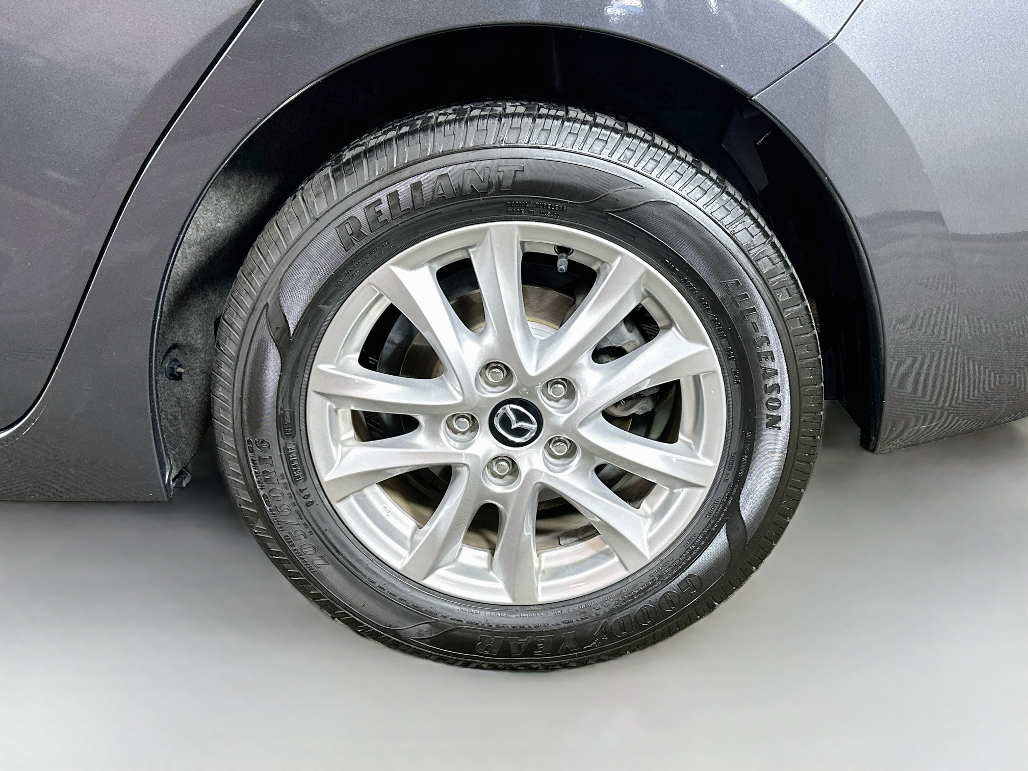 Used 2016 MAZDA MAZDA3 i Sport w/ Preferred Equipment Package FWD image 29