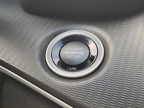 New 2025 Jeep Grand Cherokee L Altitude image 30