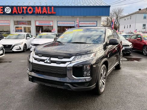 Used 2023 Mitsubishi Outlander Sport ES image 1