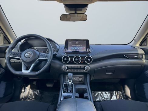 Used 2025 Nissan Sentra SV image 10