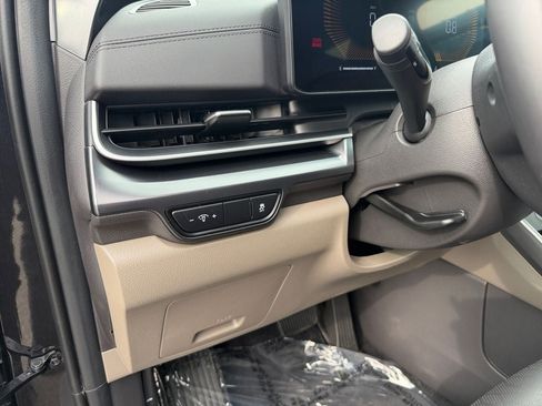 Used 2026 Kia Carnival FWD image 19