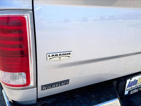 Used 2017 RAM 1500 Laramie AWD/4WD image 30