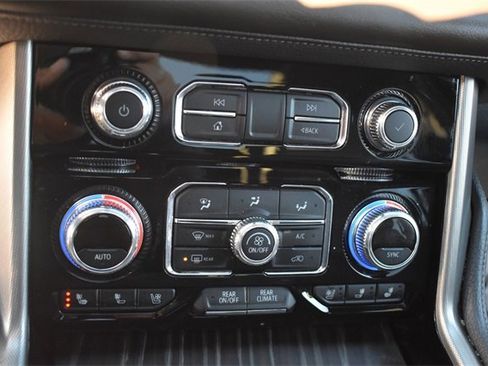 Certified 2021 GMC Yukon Denali w/ Denali Premium Package image 38