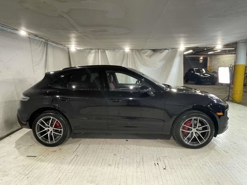 Certified 2024 Porsche Macan S AWD/4WD image 8